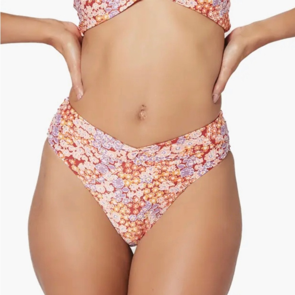 NWT L*Space Nancy Lee Bikini Bottoms Color Lilly Of The Valley Size Medium